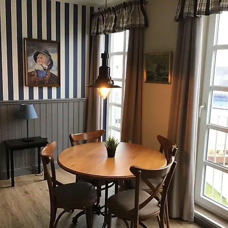 מלון Lokken Badehotel Apartments 3*