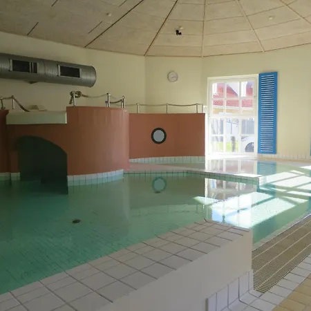 Lokken Badehotel Apartments מלון