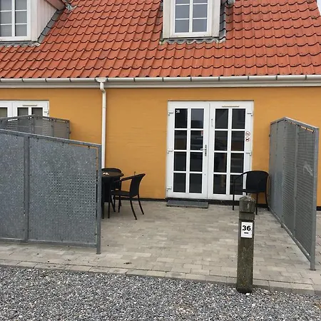 מלון Lokken Badehotel Apartments 3*