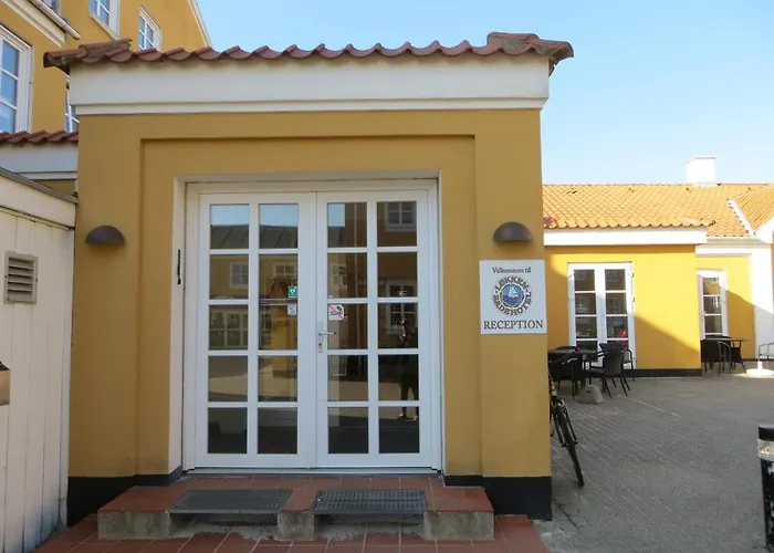 Hotel Lokken Badehotel Apartments 3*